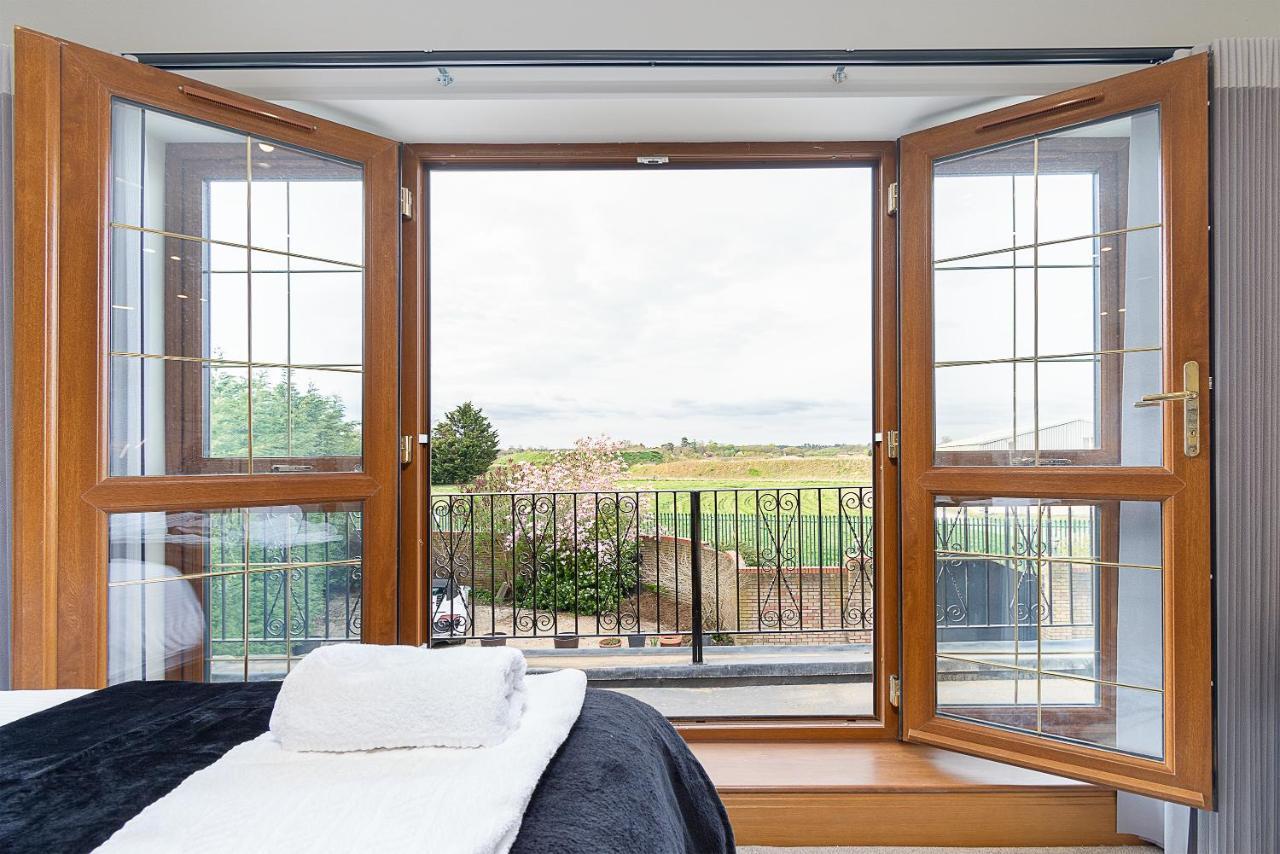 Boutique Green Acre Views Slough Eksteriør billede